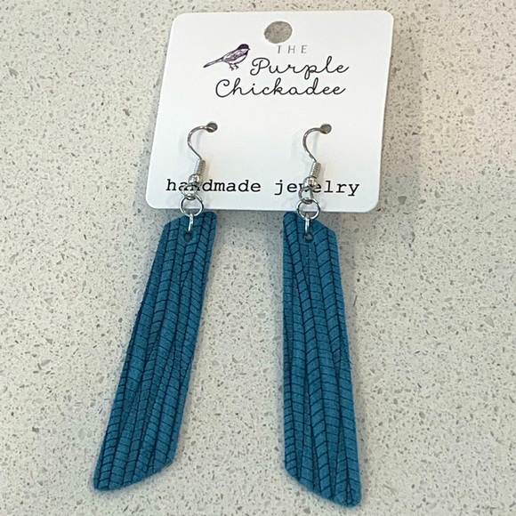 Earrings - Picture 1 of 1